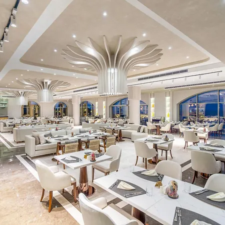 Merit Royal Premium Casino & ホテル 5*