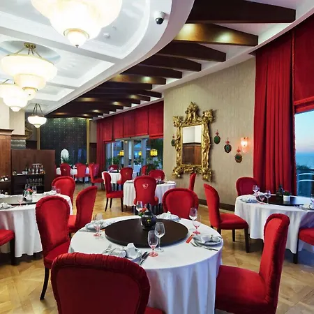 Merit Royal Premium Casino & ホテル 5*