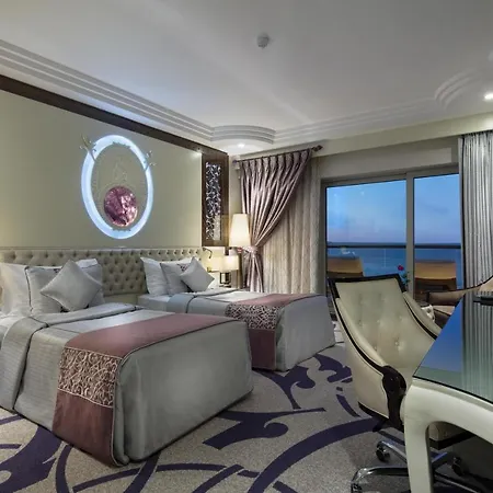 Merit Royal Premium Casino & ホテル