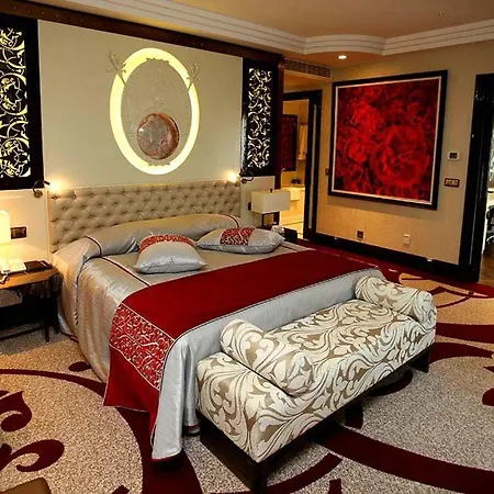 Merit Royal Premium Casino & فندق