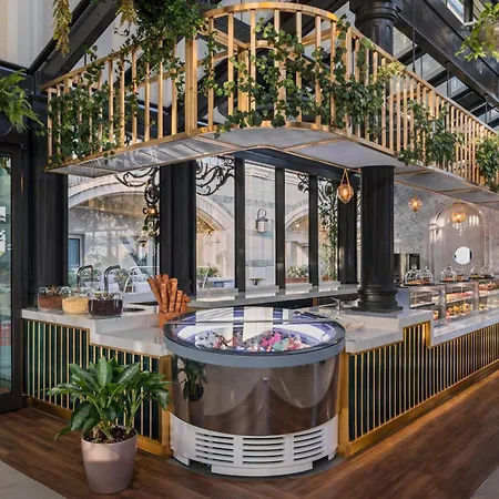 Merit Royal Premium Casino & מלון