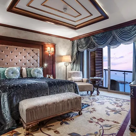 מלון Merit Royal Premium Casino & 5*