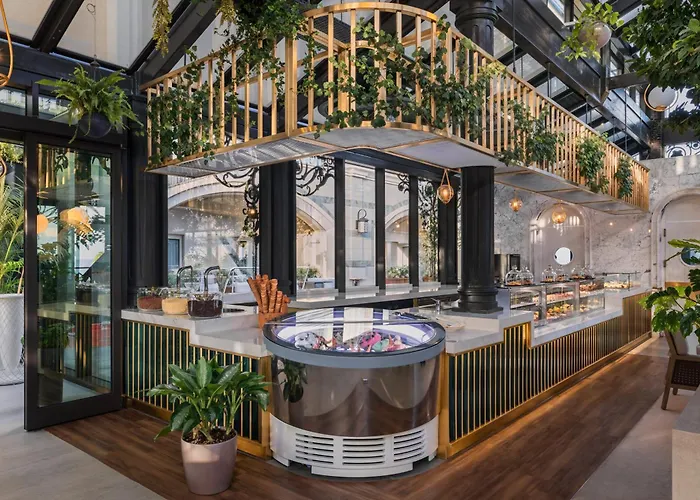 Merit Royal Premium Casino & מלון