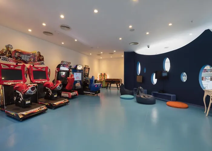 Merit Royal Premium Casino & מלון 5*